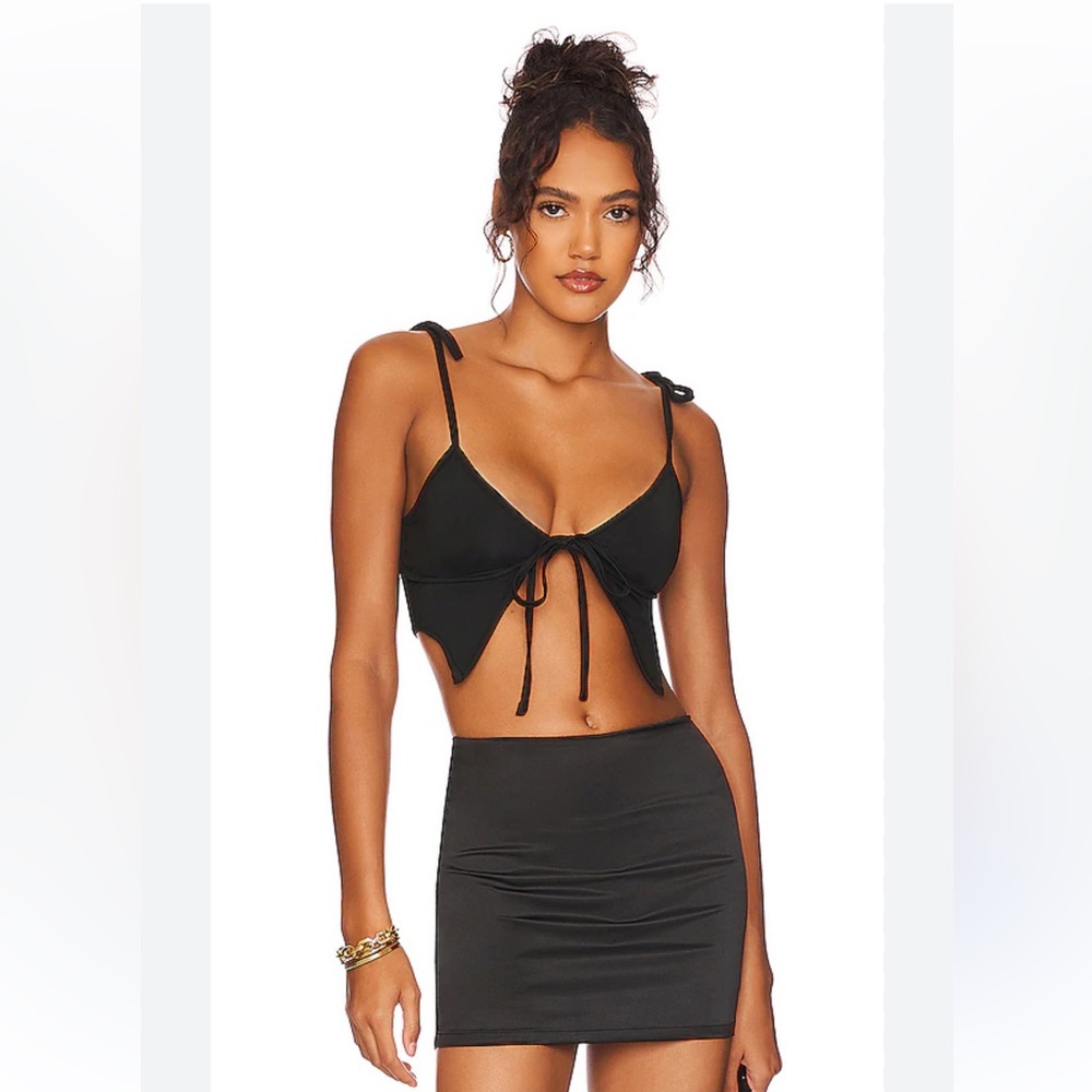 Superdown - Summer Tie Front Top In Black